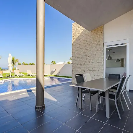 Villa Elisabetta, Luxury With Heated Pool Ocean View In Adeje, Tenerife *