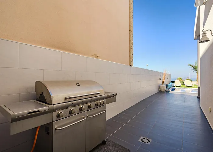 Elisabetta, Luxury With Heated Pool Ocean View In Adeje, Tenerife Вилла Адехе