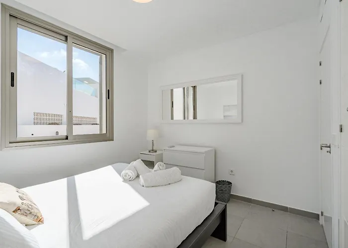 Вилла Elisabetta, Luxury With Heated Pool Ocean View In Adeje, Tenerife Адехе