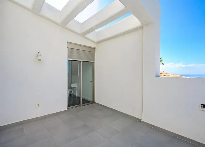 Elisabetta, Luxury With Heated Pool Ocean View In Adeje, Tenerife